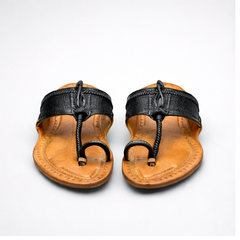 Karagiri Kaalbind leather Kolhapuri chappal for men in black and brown, handcrafted by NIIRA